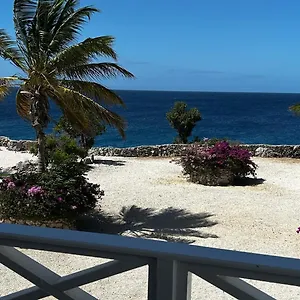  Holiday home Marazul Dive Resort. 3 Bedroom Seafront House. Dive, Snorkel, Enjoy Amazing Sunsets