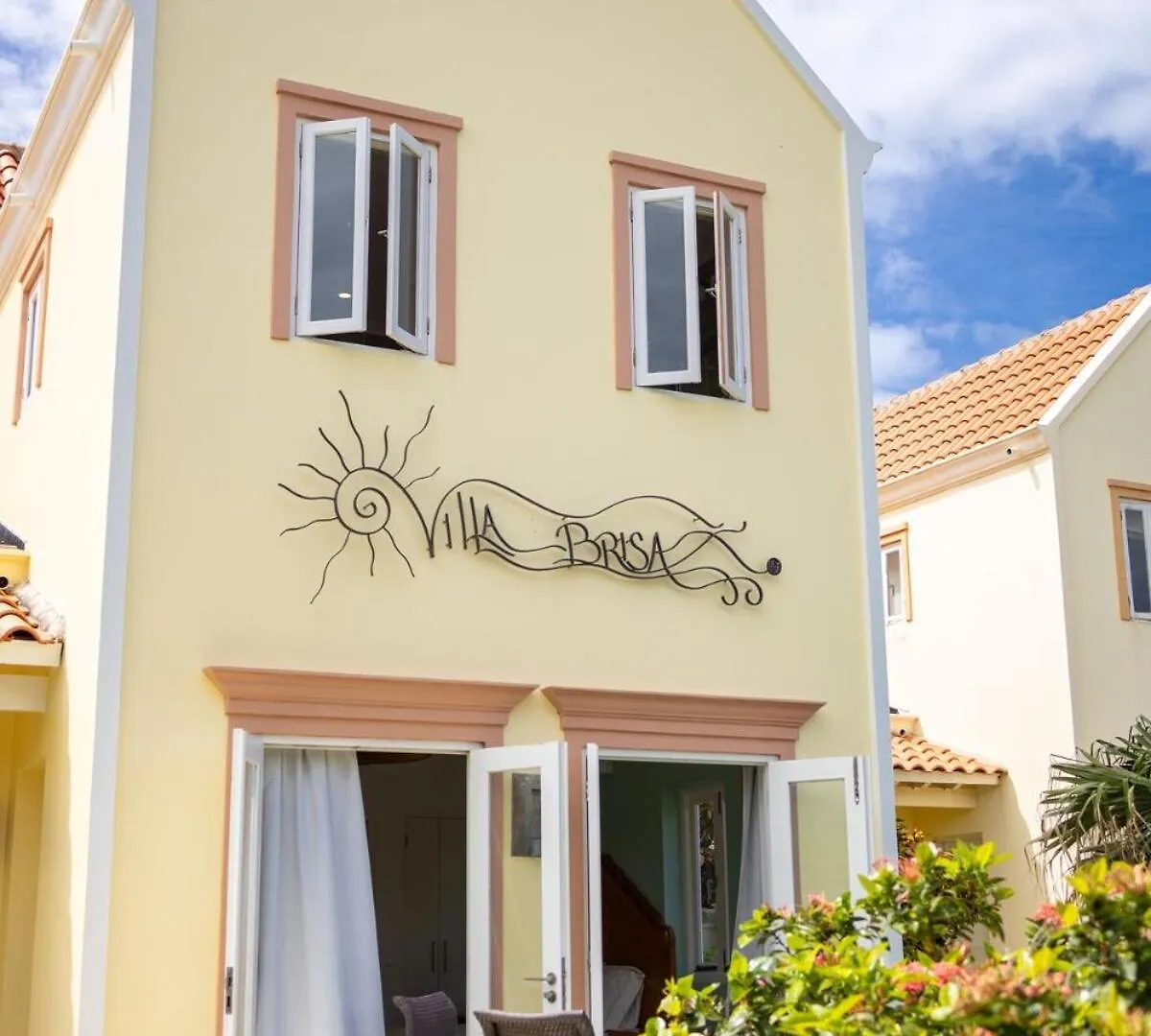 Villa Brisa - An Oceanfront Gem! Westpunt